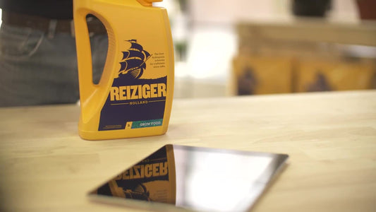 Reiziger bottle on a table